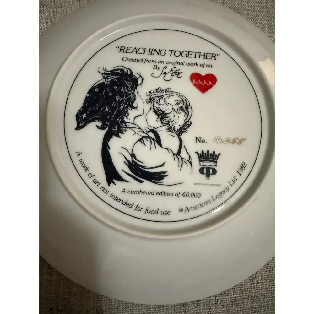 “Reaching Together” Su Eten 1982 Collector Plate American Legacy Ltd Crown Paria